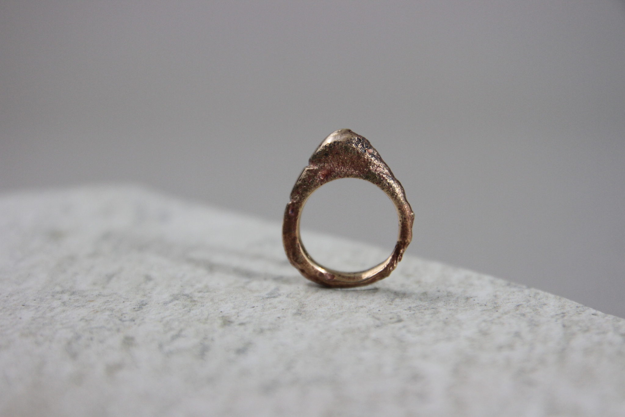 IMG_0771 "Riflessi su Marte" Anello donna artigianale fatto a mano in Bronzo brunito e scorie
