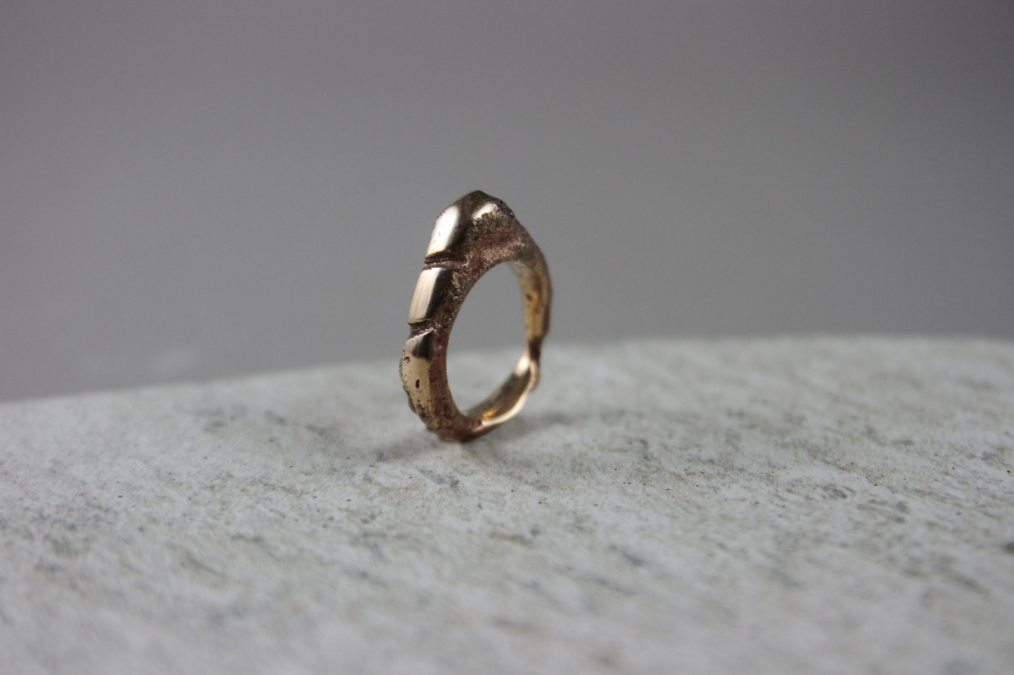 IMG_0780 "Riflessi su Marte" Anello donna artigianale fatto a mano in Bronzo brunito e scorie