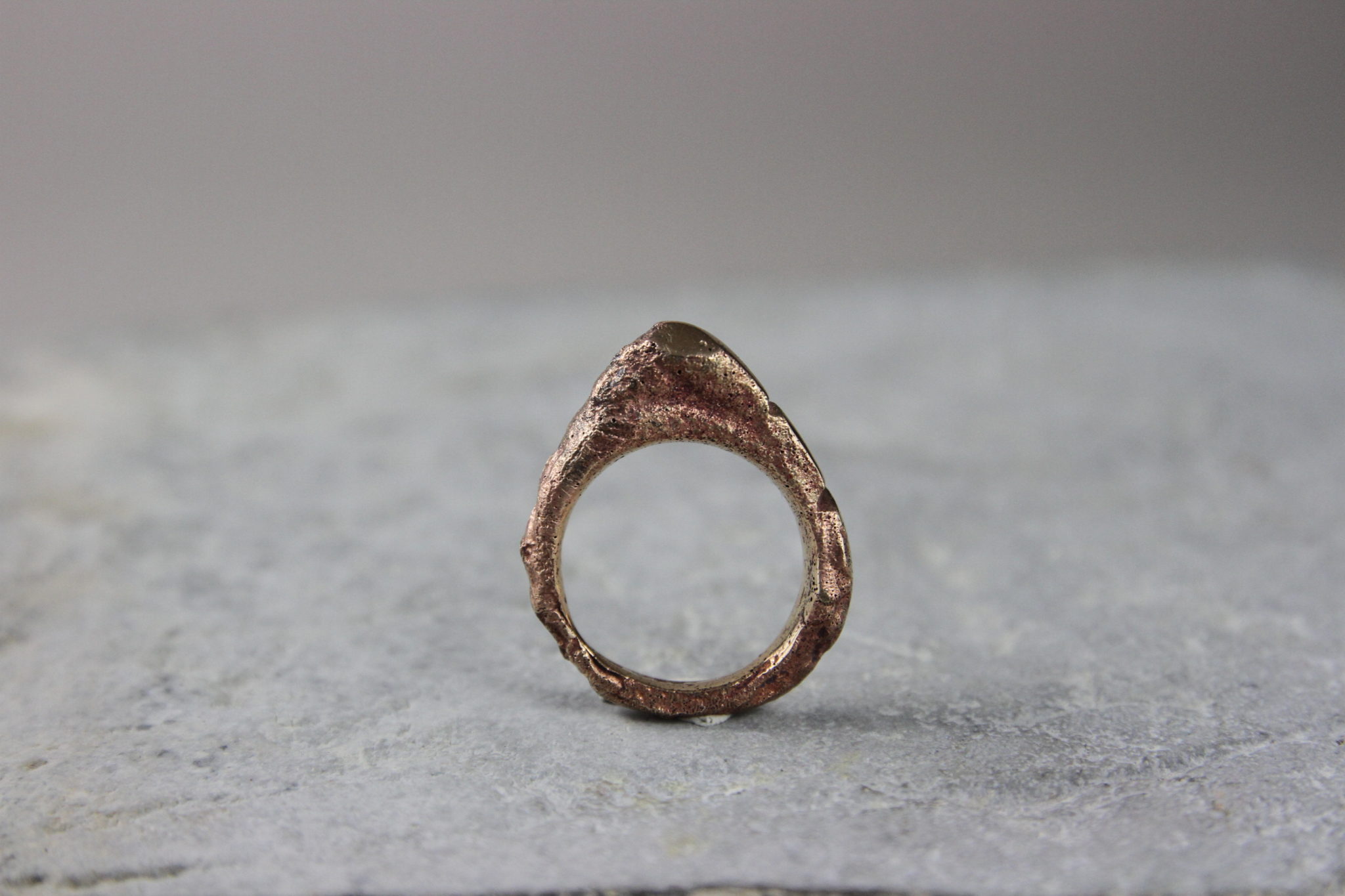 IMG_0797 "Riflessi su Marte" Anello donna artigianale fatto a mano in Bronzo brunito e scorie