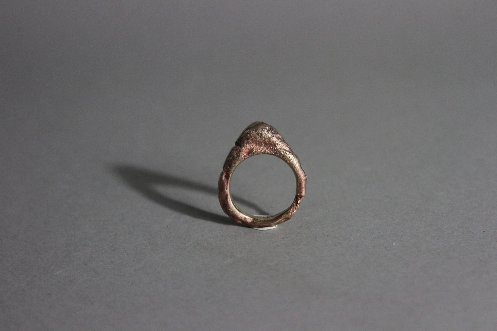 IMG_0811 "Riflessi su Marte" Anello donna artigianale fatto a mano in Bronzo brunito e scorie