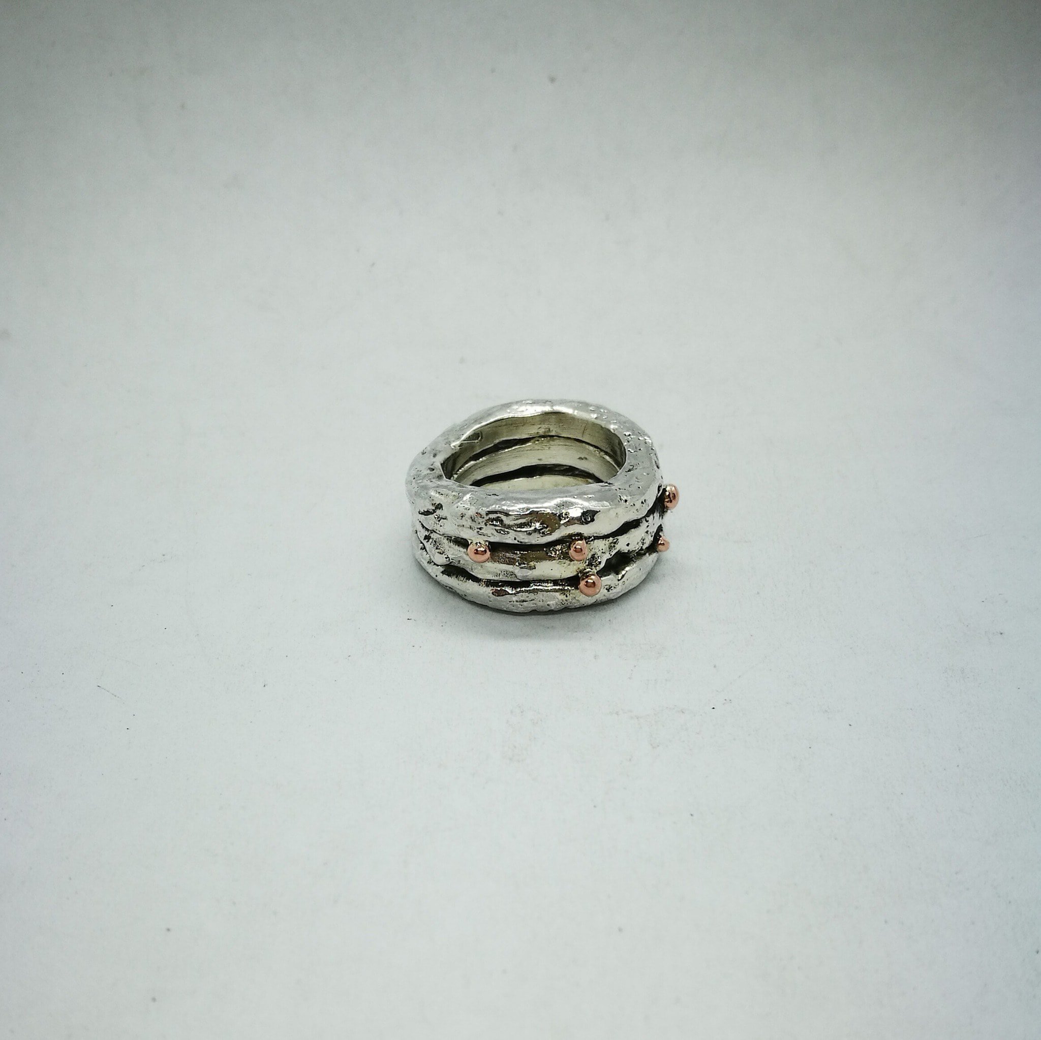 cof "Triade" Anello donna artigianale fatto a mano in Bronzo o Argento 925 con sfere di Rame
