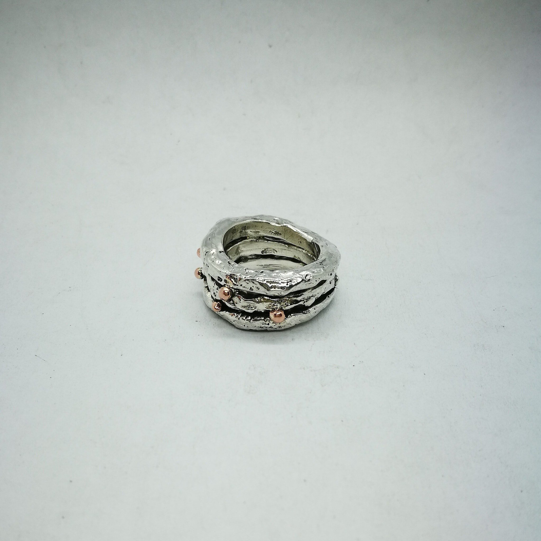 cof "Triade" Anello donna artigianale fatto a mano in Bronzo o Argento 925 con sfere di Rame