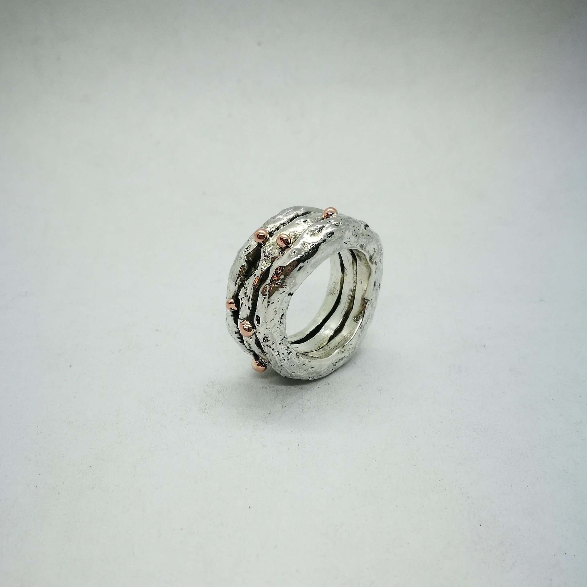 cof "Triade" Anello donna artigianale fatto a mano in Bronzo o Argento 925 con sfere di Rame