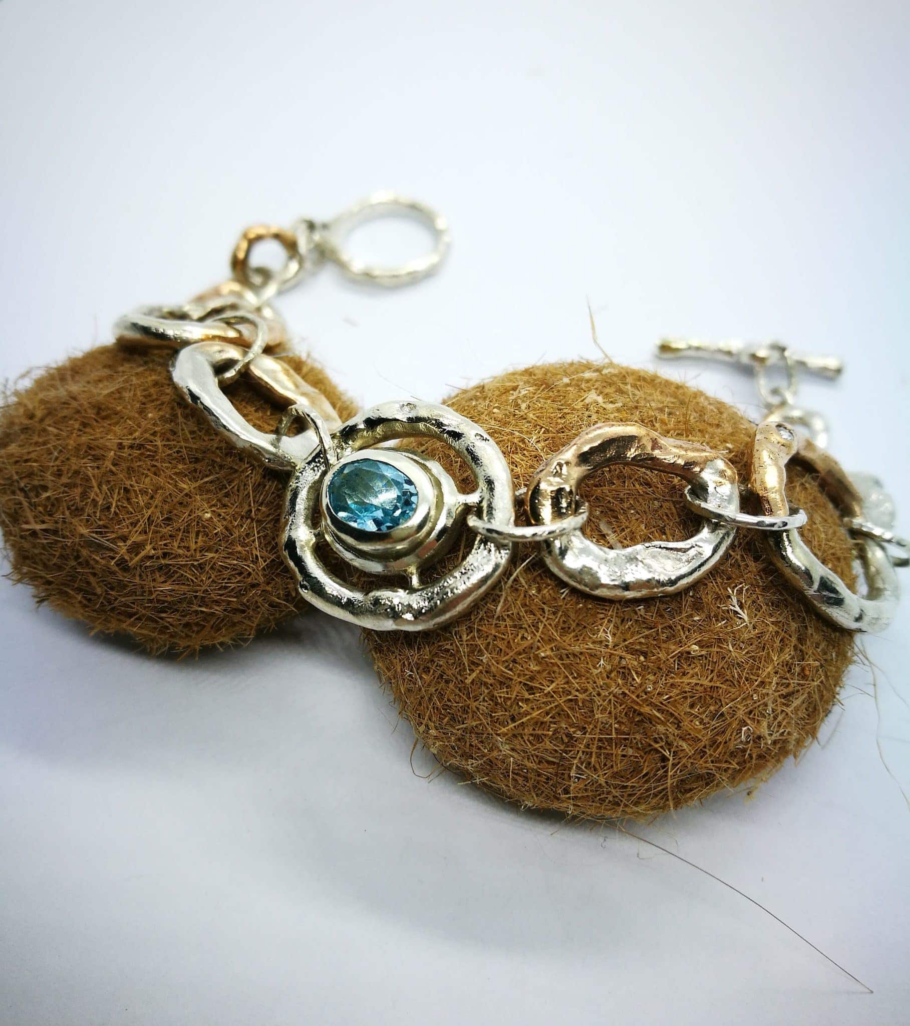 "Topazio Azzurro" Bracciale artigianale donna in Argento 925, Bronzo e Topazio Azzurro, fatto a mano