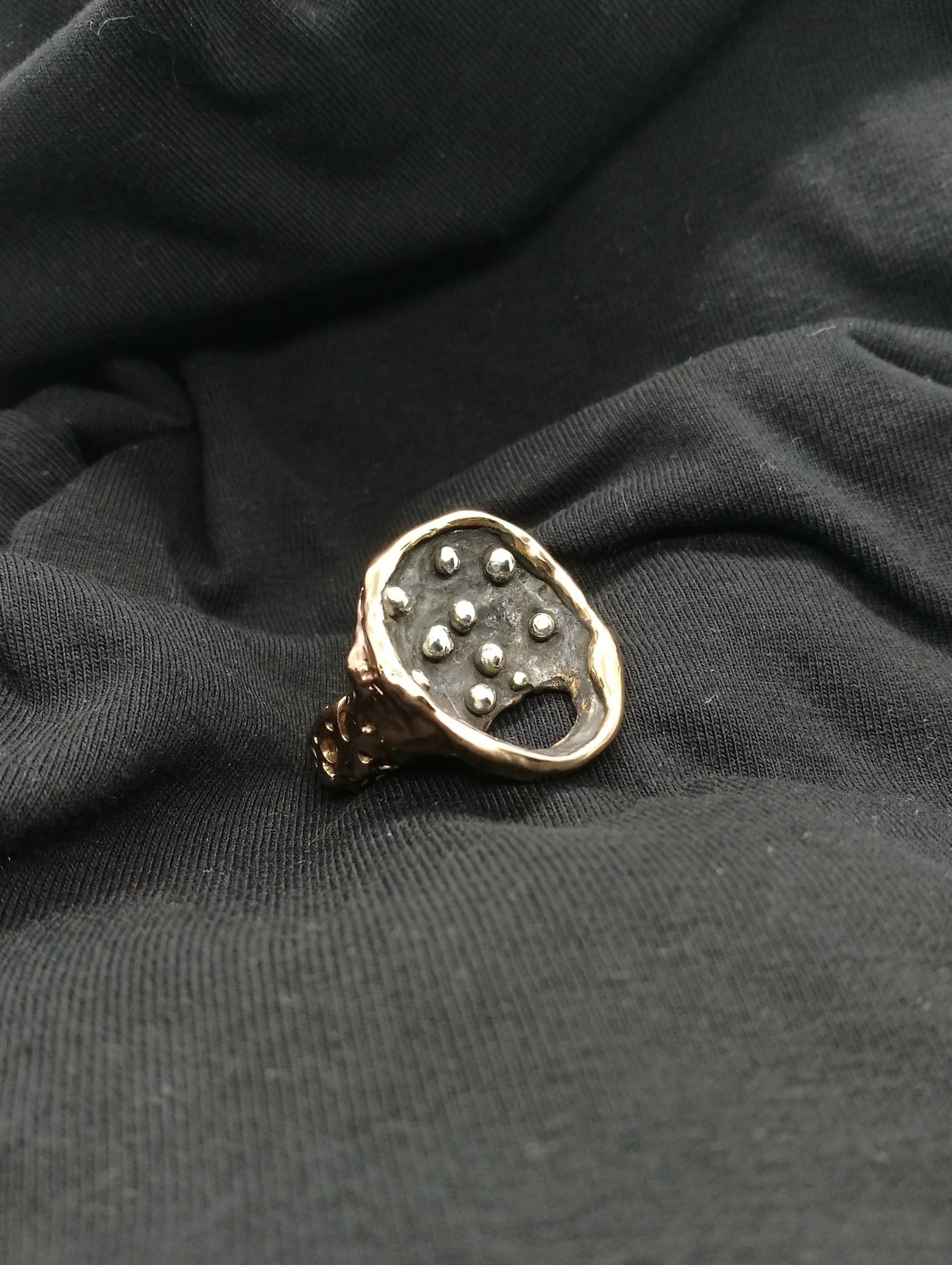 cof "Stars 1" Anello artigianale donna in Bronzo brunito/mordenzato nero e Argento 925, fatto a mano