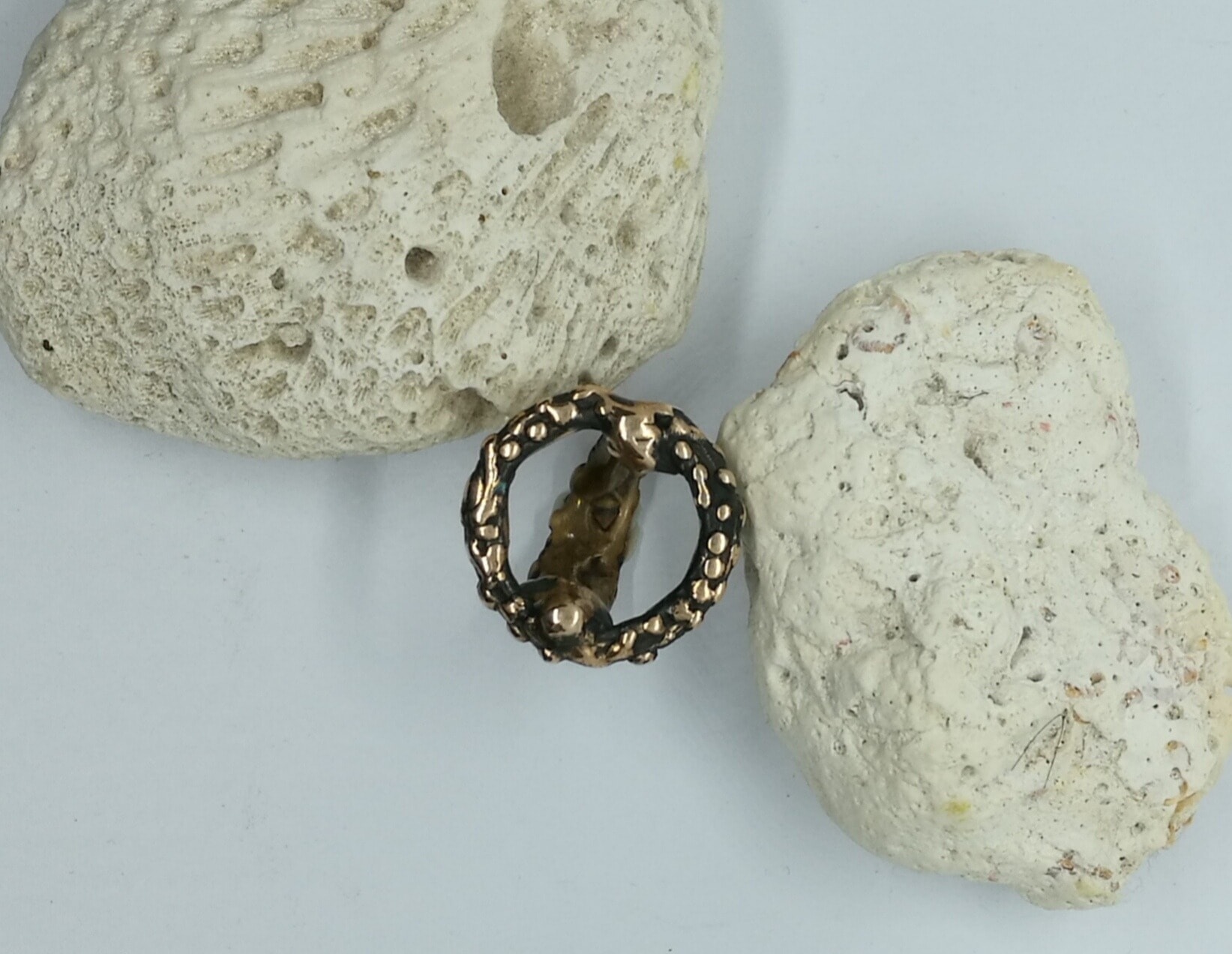 cof "Stars 2" Anello artigianale donna in Bronzo brunito e mordenzato nero, fatto a mano